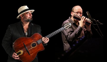 https://salamanca.es/uploads/miniaturas/eventos/imagendestacada/234/1782127812_07-16-samson-schmitt-trio-y-ludovic-beier_450.jpg