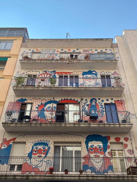 https://salamanca.es/uploads/miniaturas/eventos/imagendestacada/307/1782834647_13_Paseo_por_galeria_urbana_450.jpg