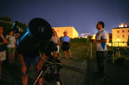 https://salamanca.es/uploads/miniaturas/eventos/imagendestacada/320/1782833302_21_observacion_astronomica_con_tlescopio_botanico_450.jpg