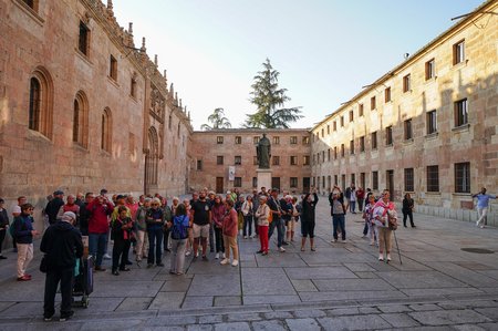 COUR D'ÉCOLES 