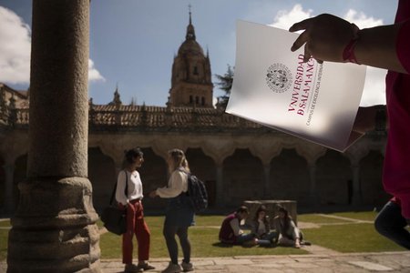 PATIO DER KLEINEREN SCHULEN DER UNIVERSITÄT SALAMANCA