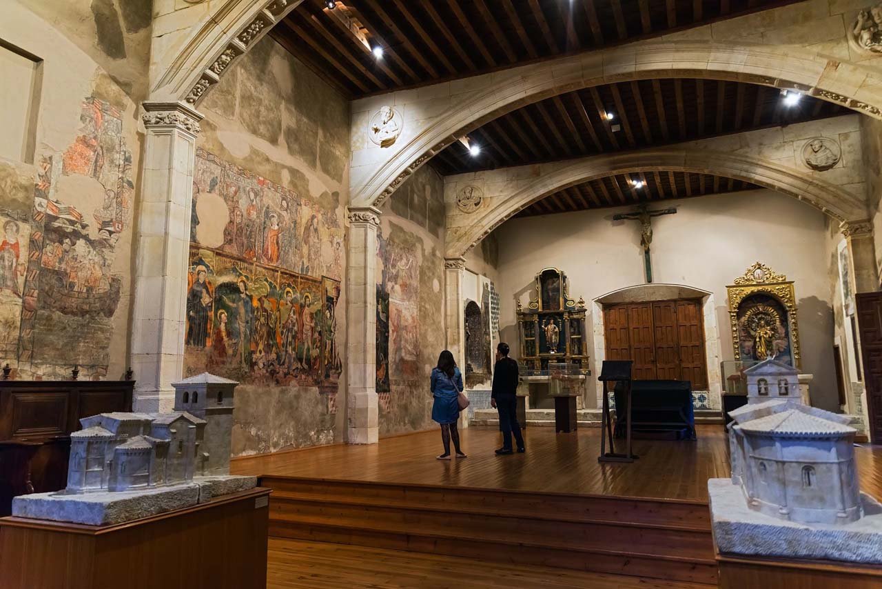 Visite guidée. MUSÉE DE PEINTURE MÉDIÉVALE DE SANTA CLARA
